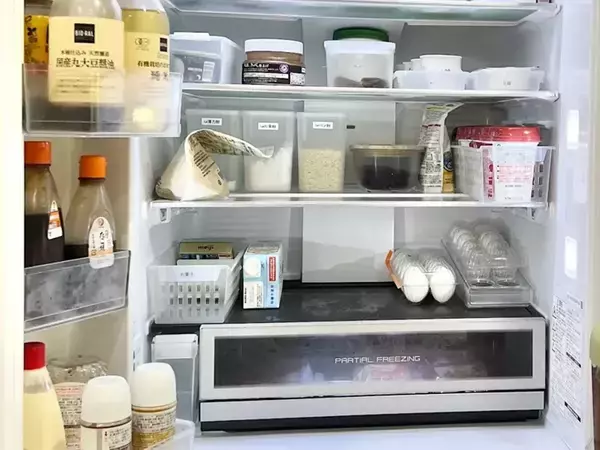 「冷蔵庫の中がゴチャゴチャ…」　家族も使いやすく『片づけるコツ』に目からウロコ【プロ監修】