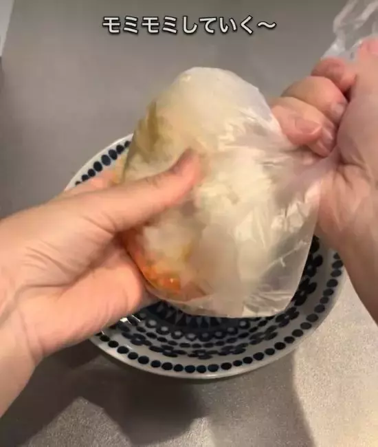 ご飯と卵を袋に入れて3分　完成したモノに「これすごい」「早速試す」