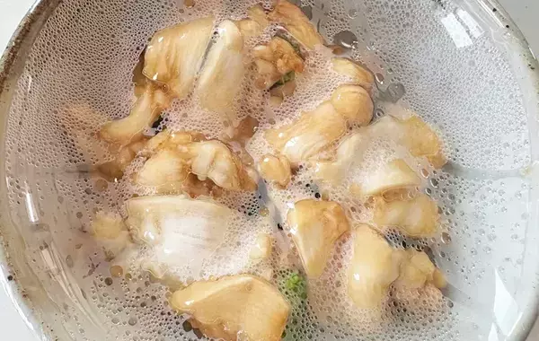 2人分があっという間になくなる！　ブロッコリーと鶏むね肉をレンチンしたら…？