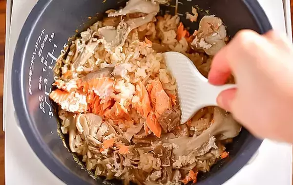 秋の夜長におかわりしたい！　管理栄養士おすすめの『炊き込みご飯』が絶品