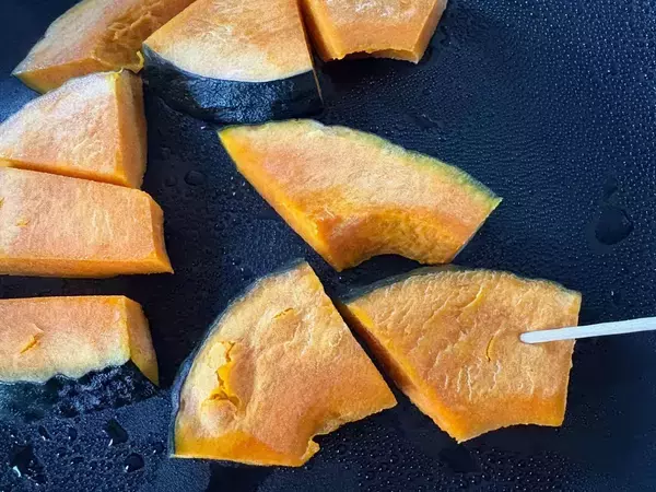 煮物ばっかりだと飽きる…　カボチャを使ったまさかのレシピが「おもてなしにもよさそう」