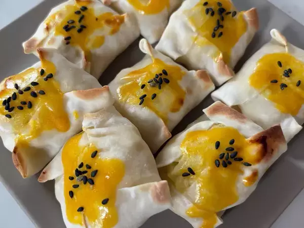 フォークで潰したサツマイモを…？　余った食材を使った意外なレシピ