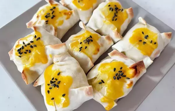 フォークで潰したサツマイモを…？　余った食材を使った意外なレシピ