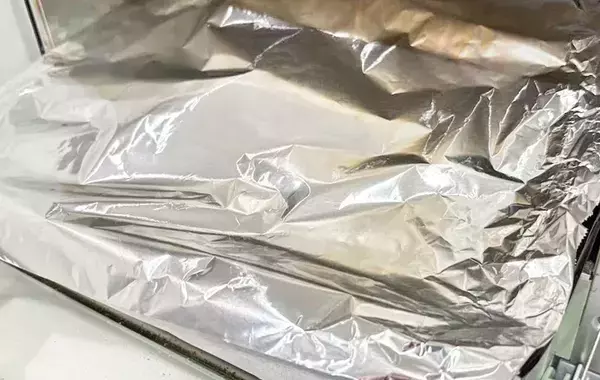 半分にカットしたマシュマロを？　オーブンで焼いてできる一品に「これはクセになる！」