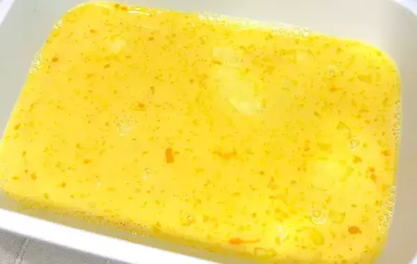 メロンパンを卵液に浸して…　できた一品に「ずっと食べていたい」「新感覚すぎる」