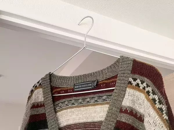 ハンガーの『3か所』に輪ゴムを巻いてみて！　裏ワザに「これは意外と思いつかなかった…」