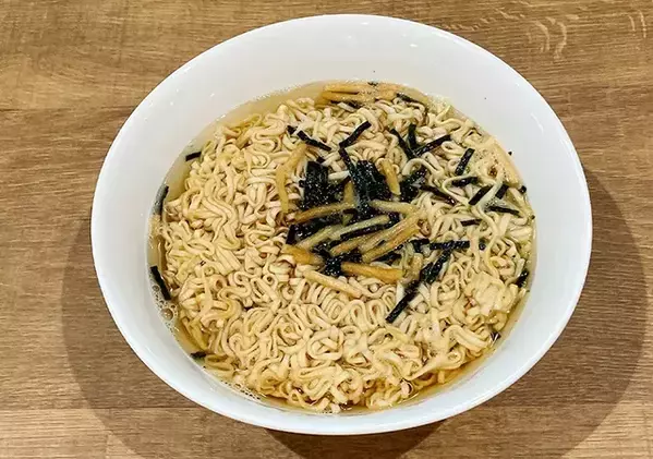 【ズボラ飯レシピ】え、これアリなの？　チキンラーメンにお茶づけ海苔を足したら…