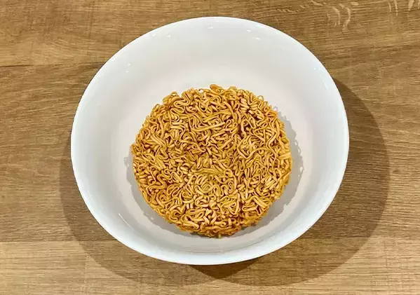 【ズボラ飯レシピ】え、これアリなの？　チキンラーメンにお茶づけ海苔を足したら…