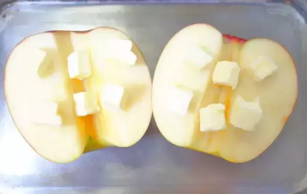 焼いてのせるだけ！　子供が驚く『りんごのおやつ』の作り方