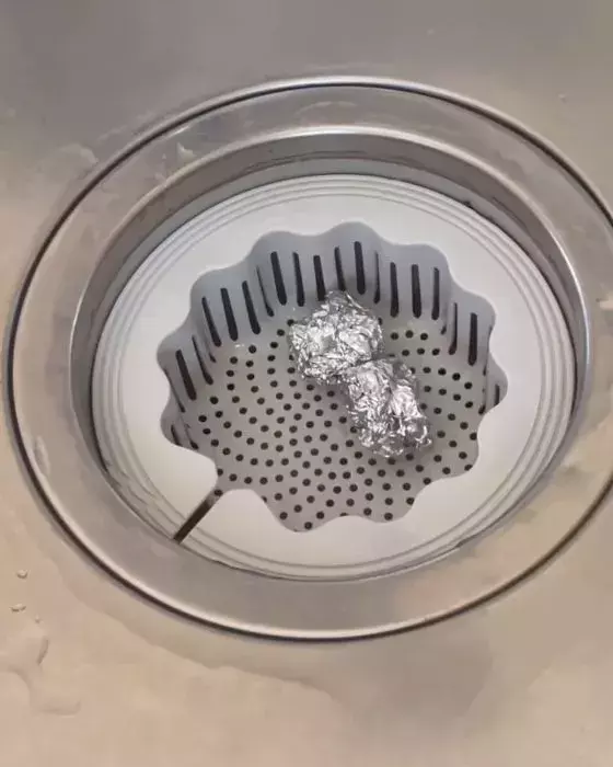 靴の中にアルミホイルを入れると…　意外な効果に「そうだったのか」「すごい」