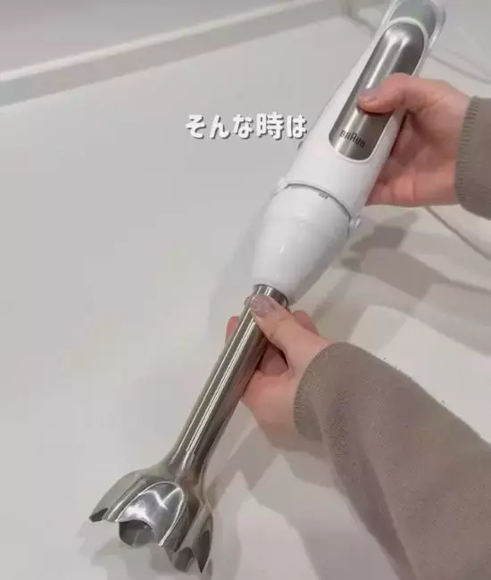 『レンジで30秒』　ニンニクをまるごとレンチンすると…？　「すごい」「これは試したい」