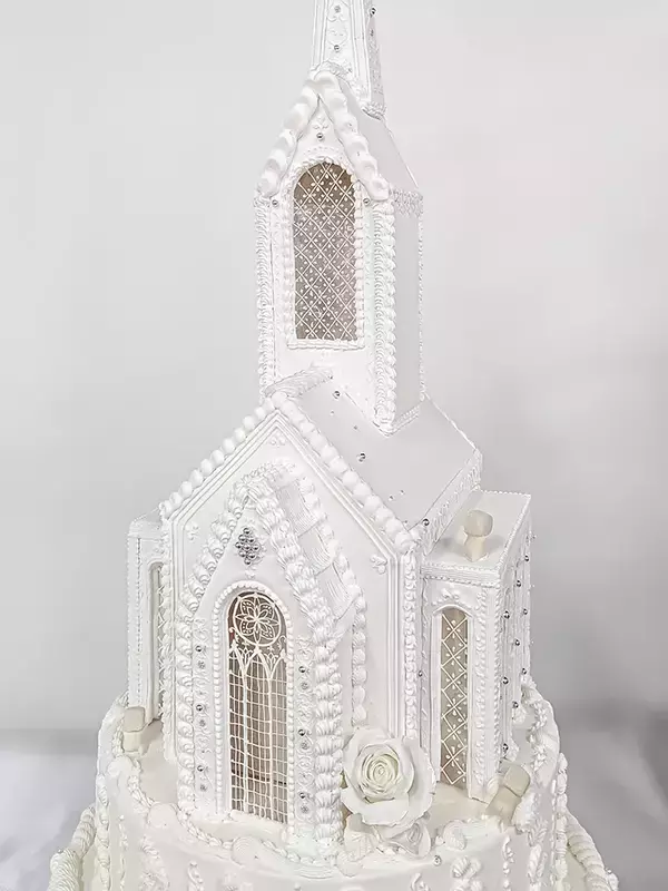 パティシエが『建築』したものが、すごすぎる…！　作品に「拡大して震えた」「理解が追いつかない」