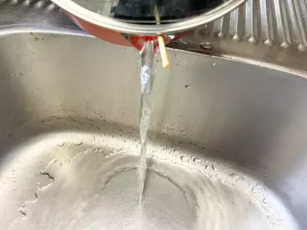 つまようじ1本で家事がラクに！　便利すぎる活用法に「時短になった」「きれいに保ってる」