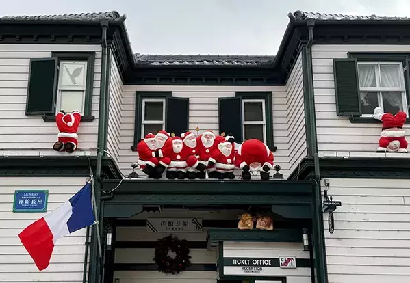 冬の風物詩の『世相サンタ』　満場一致で決まった2025年のモチーフが…