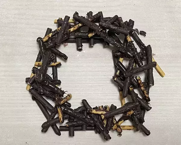 『ポッキー』を半分に折って…　できた『クリスマスのお菓子』に「かわいい」「これは盛り上がる」