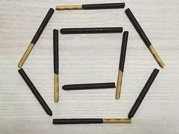 『ポッキー』を半分に折って…　できた『クリスマスのお菓子』に「かわいい」「これは盛り上がる」