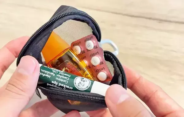 「一度使うと手放せない！」　無印で買った『小さなポーチ』の使い方に「思ったより収納できる」