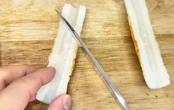 安くて便利なちくわ　冷凍するだけで、別の食べ物に化けた！？【節約レシピ】