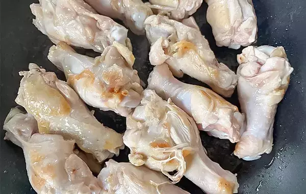 鶏手羽と一緒に煮込んだのは…？　子供が大喜びした『秋の味覚』堪能レシピ