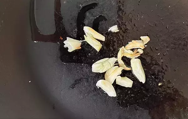 鶏手羽と一緒に煮込んだのは…？　子供が大喜びした『秋の味覚』堪能レシピ