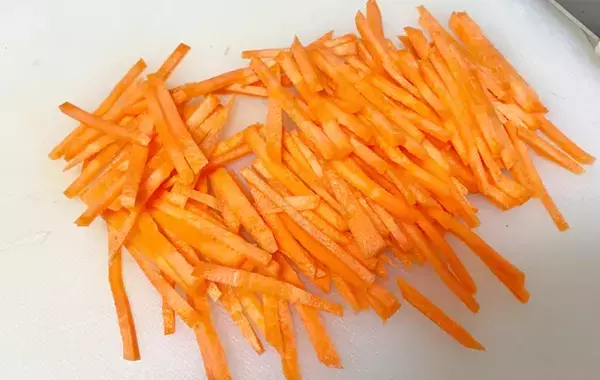 ゴボウは使わない！新感覚の『きんぴら』に「ご飯のお供にぴったり」【作り置きレシピ】