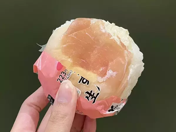 【ファミマ新作】カービィの“すいこみ”をおにぎりで再現！？　実際に食べてみた