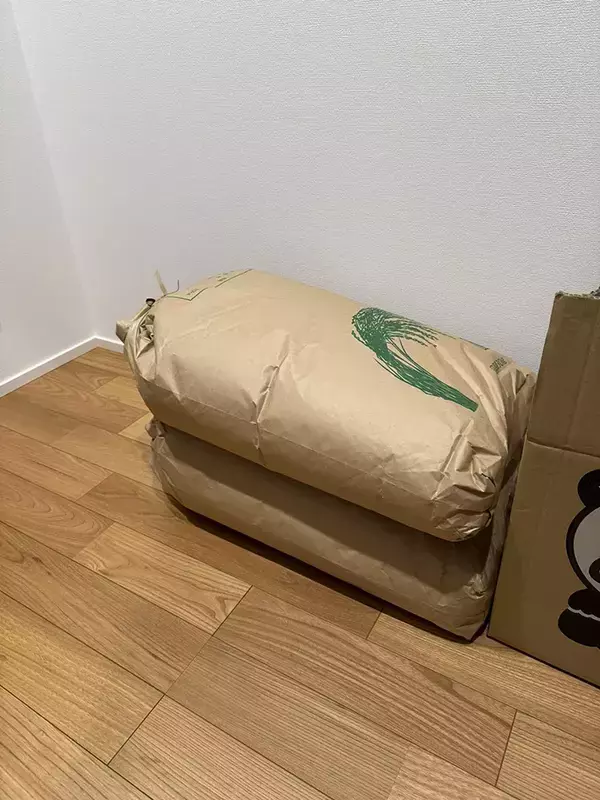 引っ越しの挨拶に行ったら…　近所の男性がくれた『新築祝い』に「かっこいい人」「太っ腹すぎ」