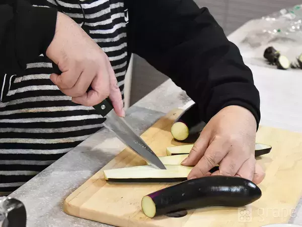 【レシピ】切ったナスにツナ缶とマヨネーズを…　天野ひろゆき「ナスは本当に万能で…」