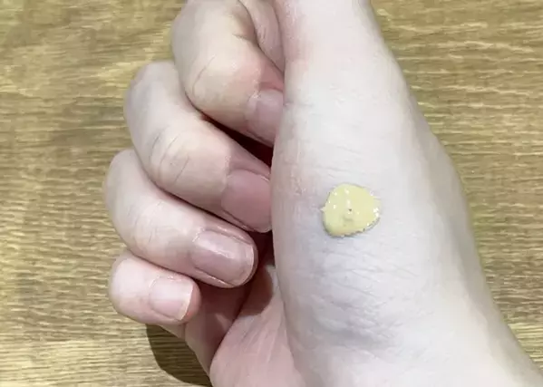 使い心地がよすぎてヘビロテ確定！　110円のメイクパフで「厚塗り感ない」「とにかくきれい」