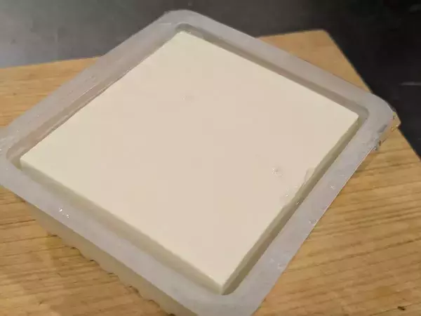 【診断】豆腐のパック　途中でフィルムが破れたらどう開ける？