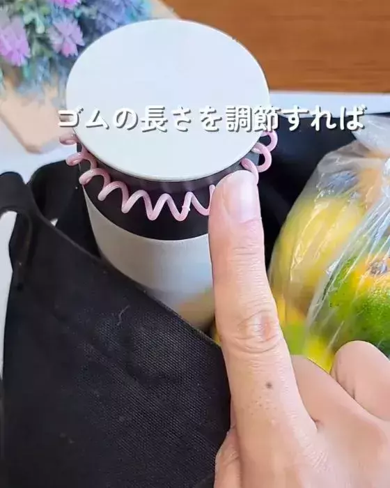 安全ピンにゴムを通すと？　意外な収納術に「目からウロコ」「賢い！」