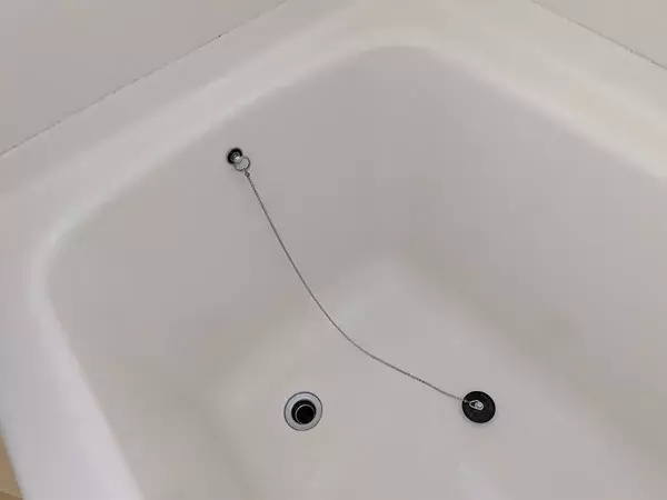 「風呂に入った時のイヤな臭いは…」　企業に聞いた『悪臭の発生源』にゲッ！