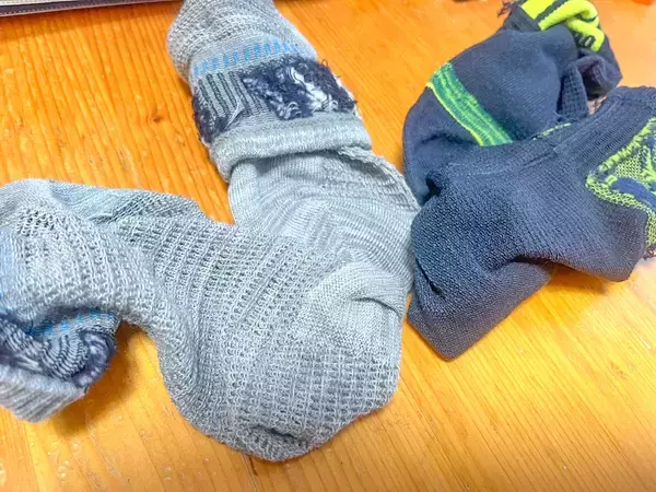 なんで靴下は片方なくなるの？　クリーニング店が回答「洗濯の時に…」