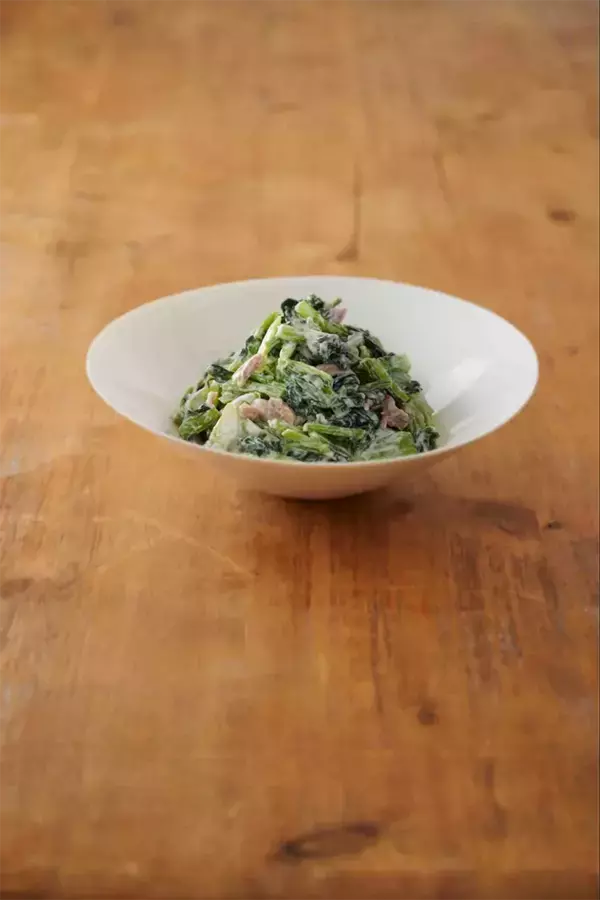 砂糖もジャムも入れません　ヨーグルトに合わせるとおいしい『意外な調味料』とは