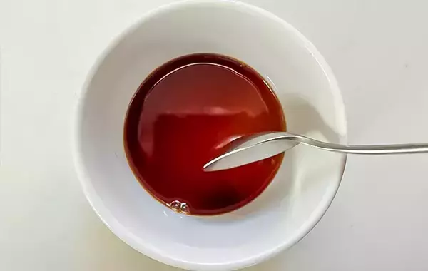 餅を半分にカットして…　挟んだものに「息子がパクパク」「めっちゃ合う」