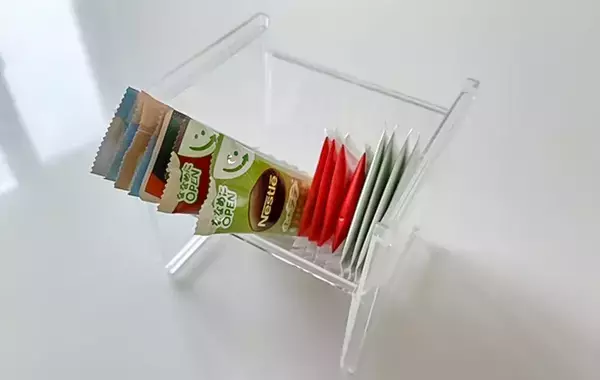 ダイソーで買った『ティーラック』　思わぬ活用法に「もう倒れない」「早くやればよかった」