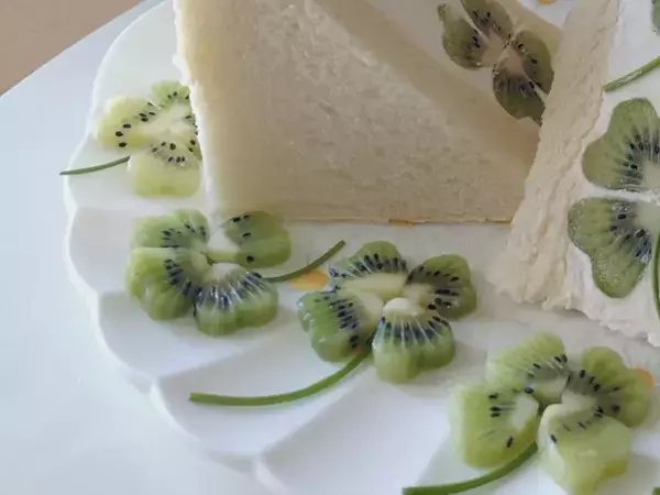 キウイのサンドイッチに「幸せを呼びそう」「天才すぎ」　断面が？