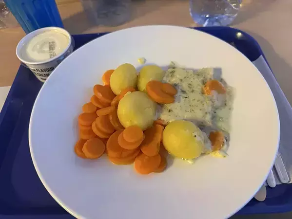 「これ本当に病院食？」「温かいのは紅茶だけ」　産婦人科の入院食、その違いに驚いた