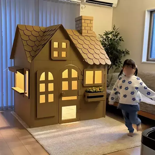 「おままごとのお家作って」と頼まれた父親　ダンボールで作ったのが…？「すごすぎて腰抜かした」