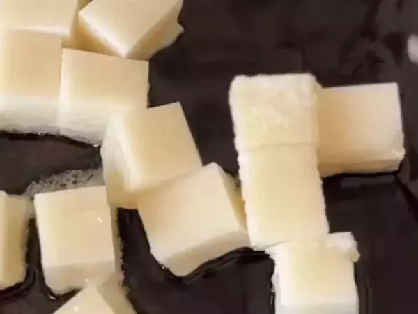 切り餅を『さいの目』にして焼くと？　完成した料理に「メイン級だ」「食感が新しい」