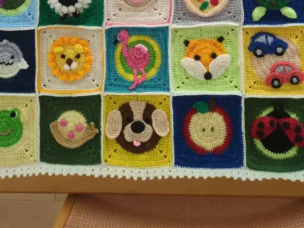 春に生まれる初孫のために…　手編みで作ったプレゼントに「愛が伝わってきて泣けた」「素敵」