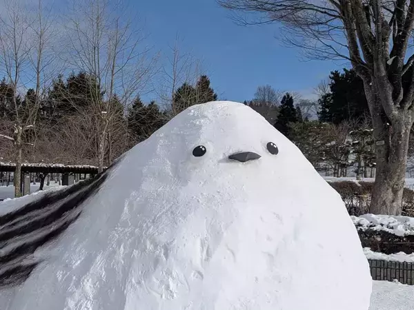 高さ2メートルのシマエナガ　正体に「何これかわいすぎる」「こんな機会は滅多にない」