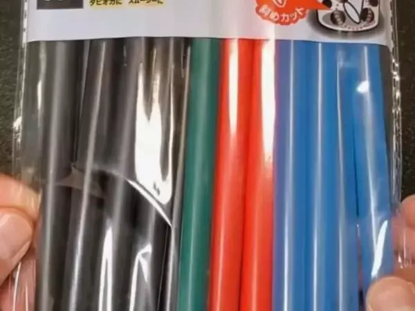 「飲み終わっても捨てないで」　まさかの『ストロー活用術』に「便利」「絶対やる」