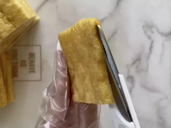 『切り餅の食べ方』が家族に大好評！　くるっと巻いたのは、甘く煮た…？【簡単レシピ】