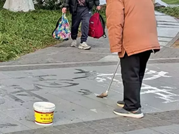 中国の公園で高齢者が？　日常の風景に「日本にはない文化」「面白い」