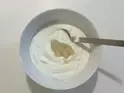 ヨーグルトに『塩こうじ』を混ぜると？　一晩置いた結果に「ビックリ」「早速試す」