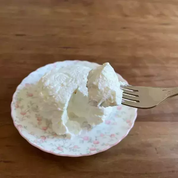 ヨーグルトに『塩こうじ』を混ぜると？　一晩置いた結果に「ビックリ」「早速試す」