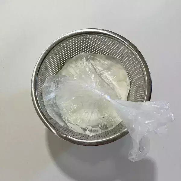 ヨーグルトに『塩こうじ』を混ぜると？　一晩置いた結果に「ビックリ」「早速試す」