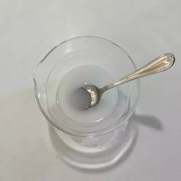 マグカップに材料を入れてチンすると？　完成した『おやつ』に「固めの食感」「最高」