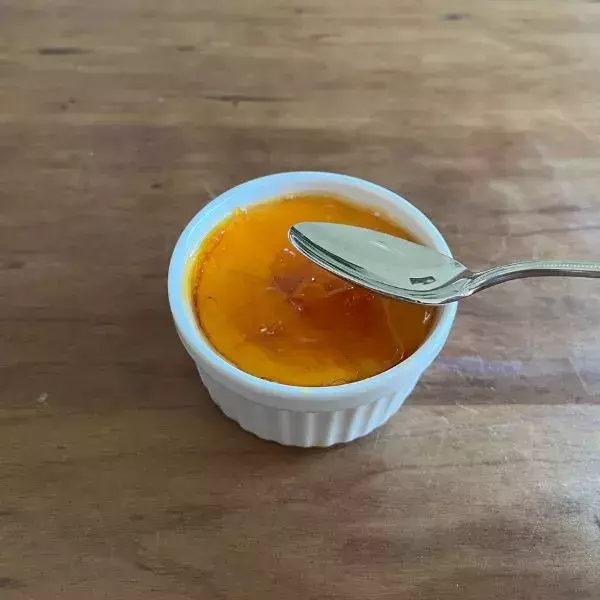 マグカップに材料を入れてチンすると？　完成した『おやつ』に「固めの食感」「最高」